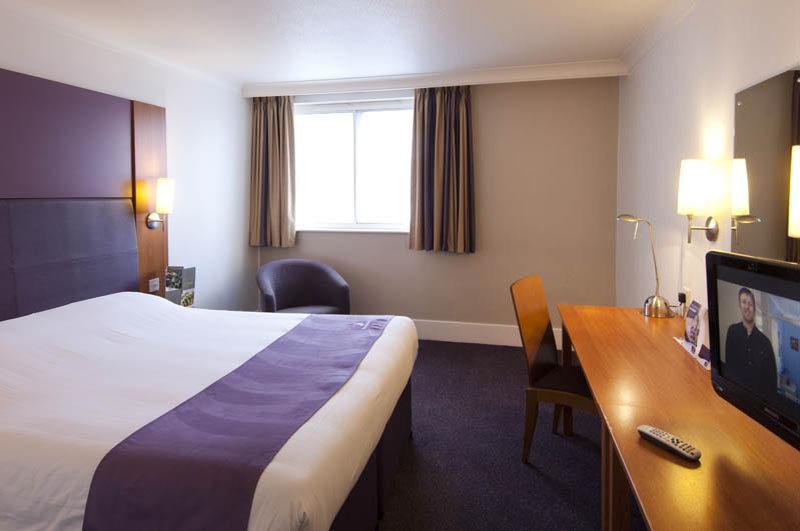 Premier Inn London Croydon West - Purley A23 Екстер'єр фото